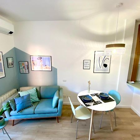 Monolocale Con Terrazzo Alle Porte Di Milano Bresso Ngoại thất bức ảnh