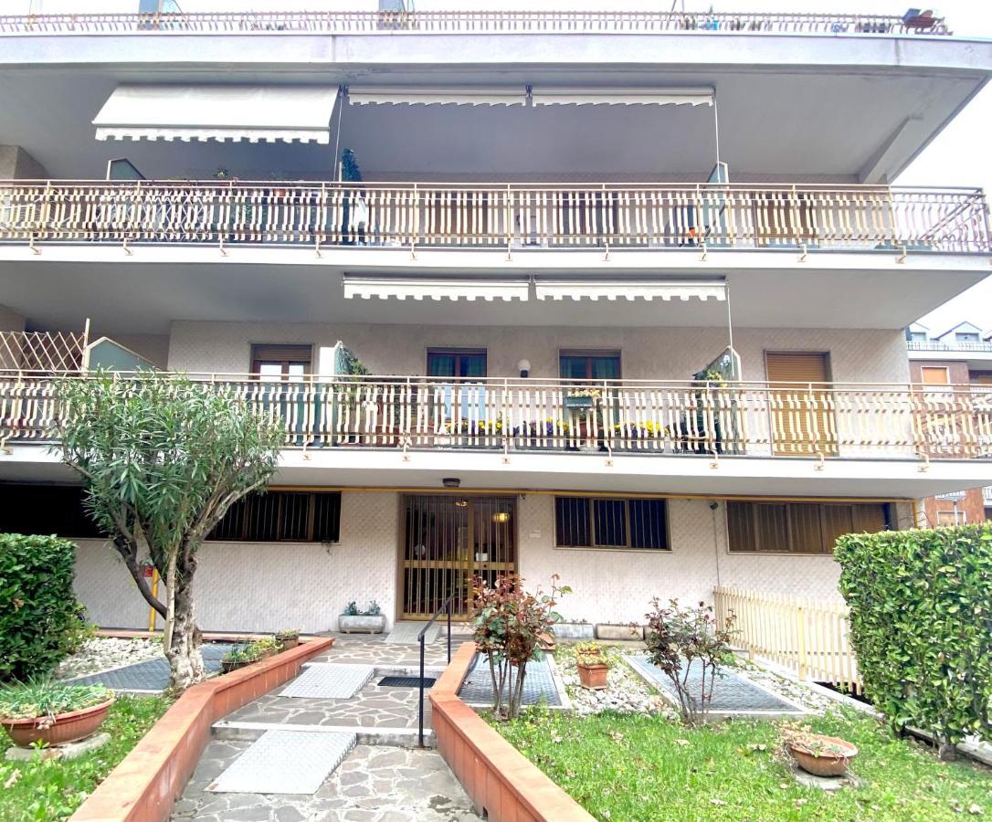 Monolocale Con Terrazzo Alle Porte Di Milano Bresso Ngoại thất bức ảnh